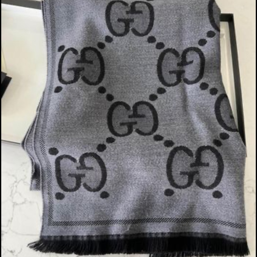 Gucci scarf